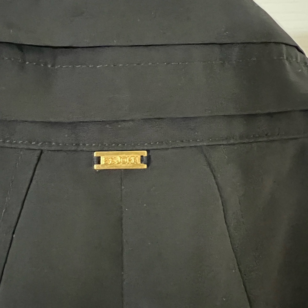 St. John windbreaker - Picture 4 of 7
